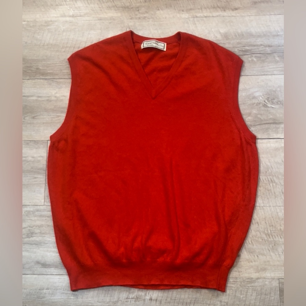 Burberrys Men’s Vintage 100% Cashmere V-neck Sweater Vest Size UK 46